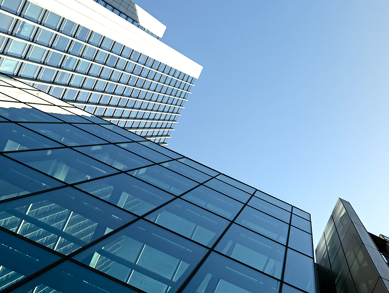 <p>Materialeinsparung, Kostenreduzierung und Sicherheit – Profile für Bauträger müssen hohe Anforderungen erfüllen. Als etablierter Profilhersteller und Branchenpartner wissen wir genau, wie wir diesen Ansprüchen gerecht werden. Vom Design des Profils über die Auswahl des Materials bis zum idealen Produktionsverfahren optimieren wir alle Prozessschritte, um Ihnen hochwertige und effiziente Lösungen für Ihre Anwendung zu bieten. Profitieren auch Sie von</p>
<ul> 	<li>Höchster Präzision und Qualität</li> 	<li>Beratung durch unsere Experten</li> 	<li>Schnellen Reaktionszeiten</li> 	<li>Absoluter Termintreue</li> </ul>